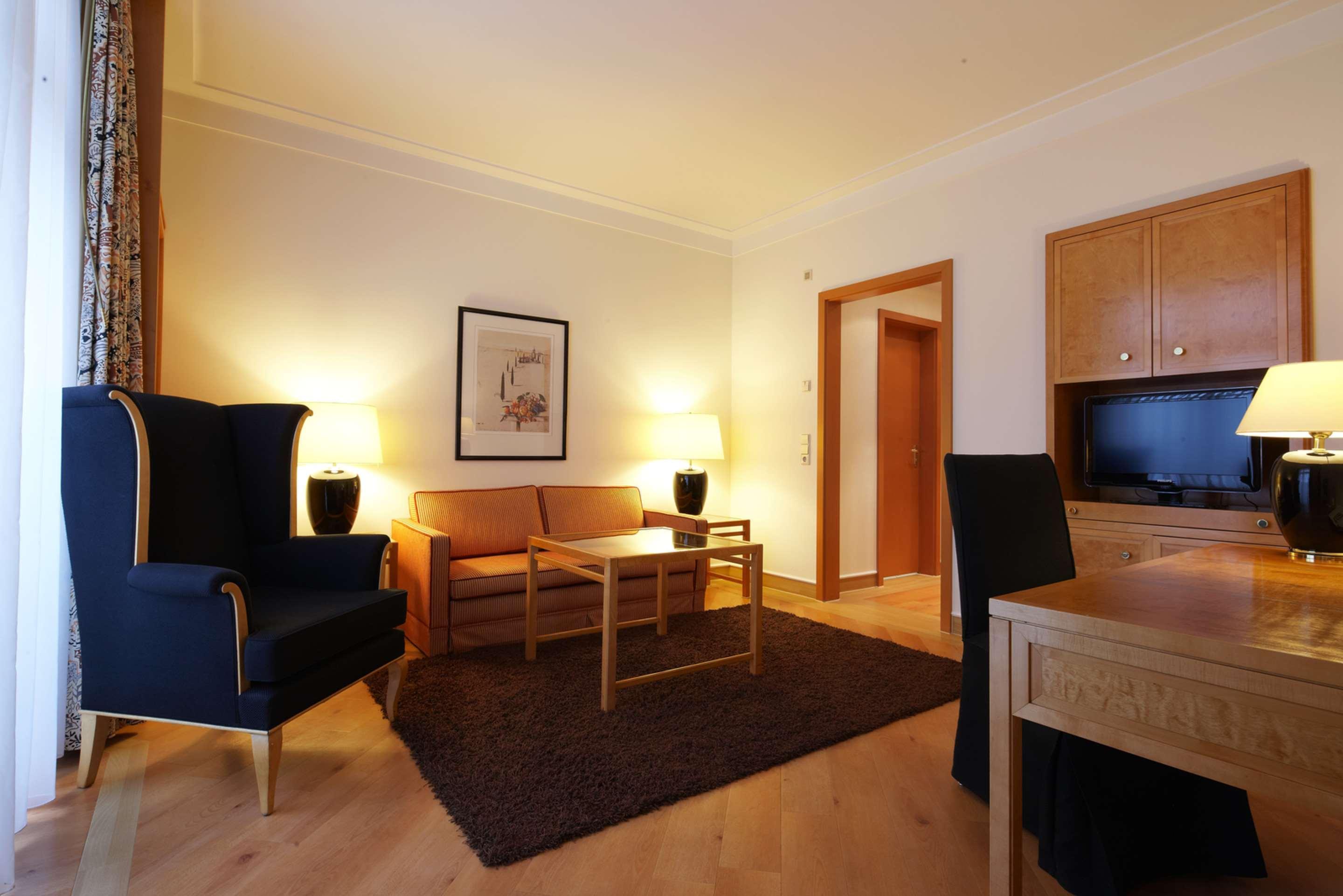 فندق وسبا شتيجنبرجر باد بيرمونت المظهر الخارجي الصورة A typical apartment