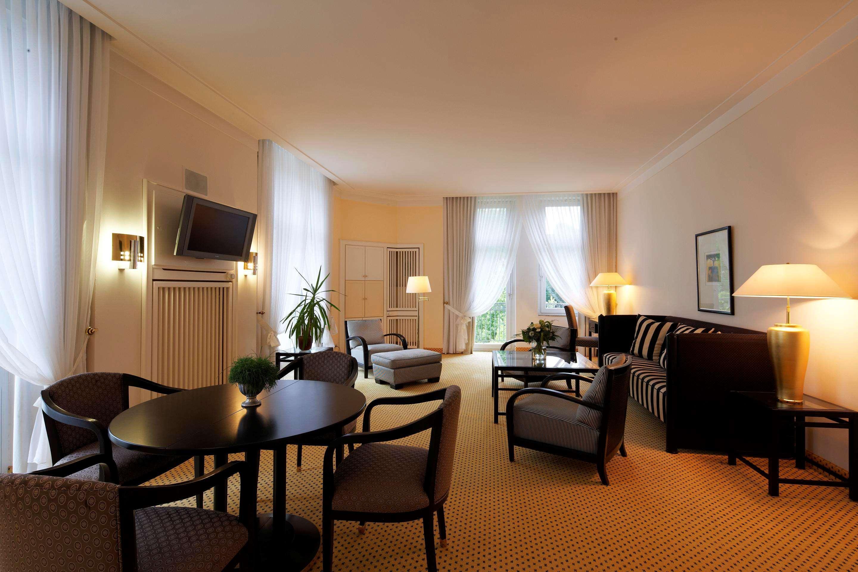 فندق وسبا شتيجنبرجر باد بيرمونت المظهر الخارجي الصورة A suite at the Hotel de Saxe