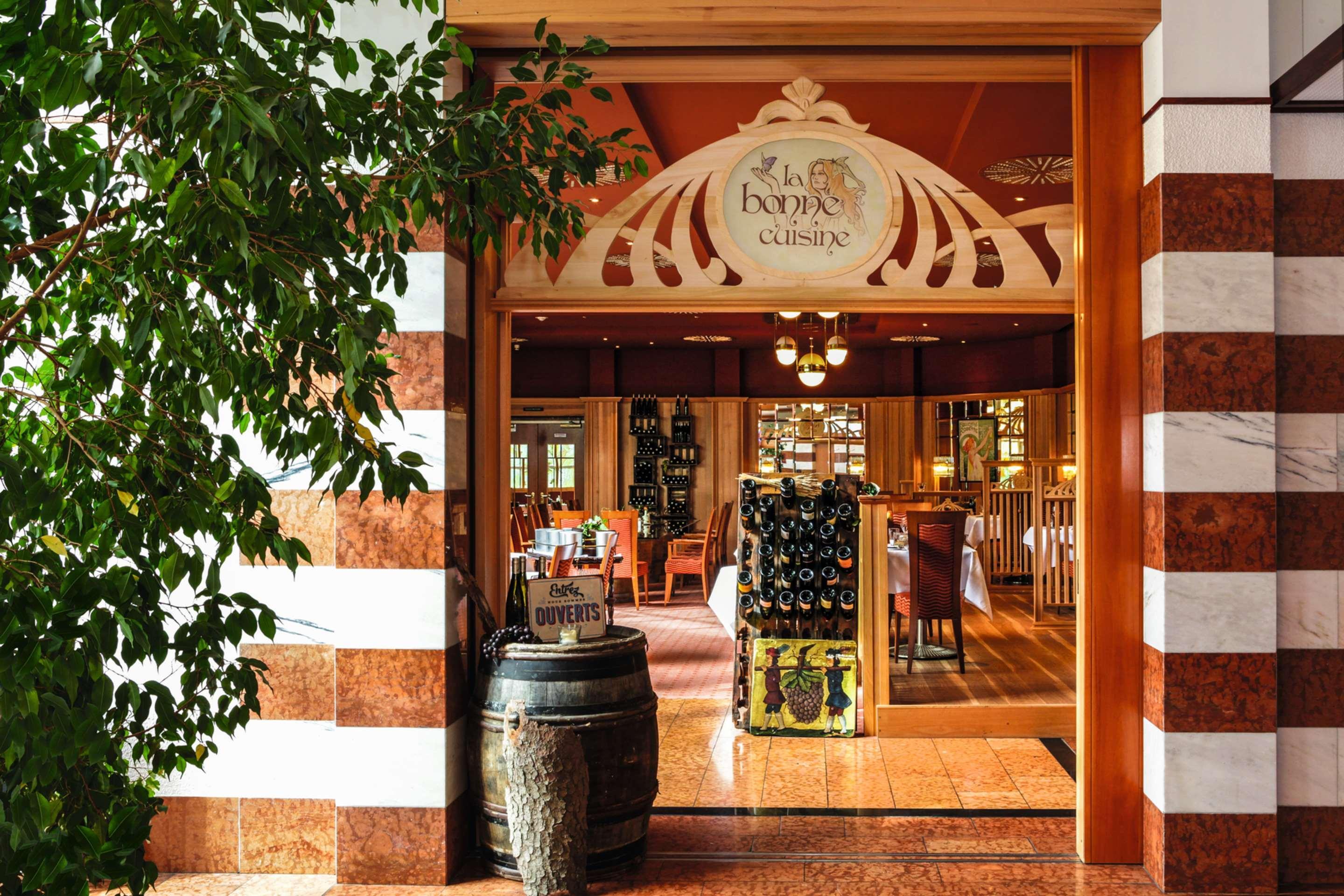 فندق وسبا شتيجنبرجر باد بيرمونت المظهر الخارجي الصورة Restaurant in the Hotel