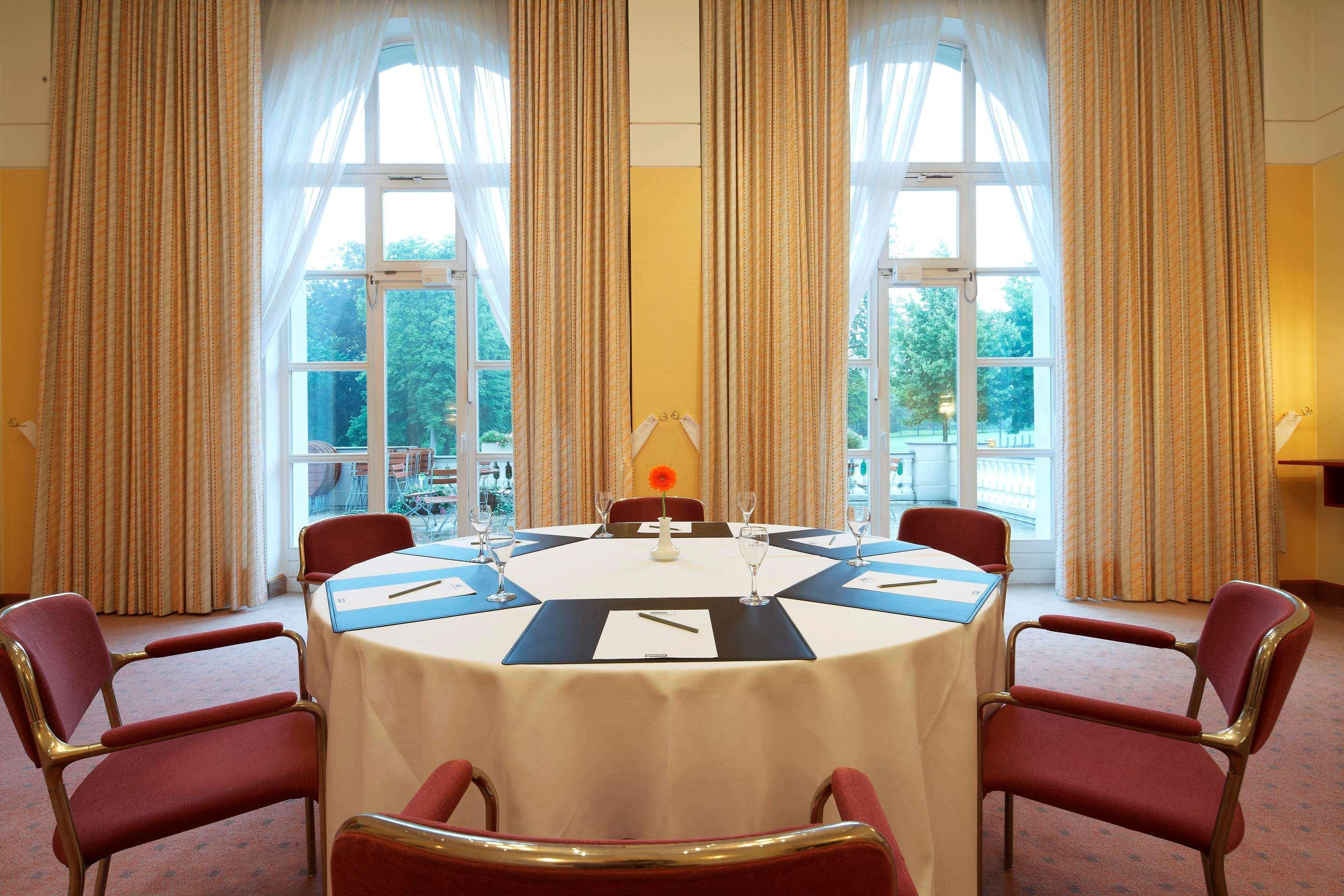 فندق وسبا شتيجنبرجر باد بيرمونت المظهر الخارجي الصورة The meeting room